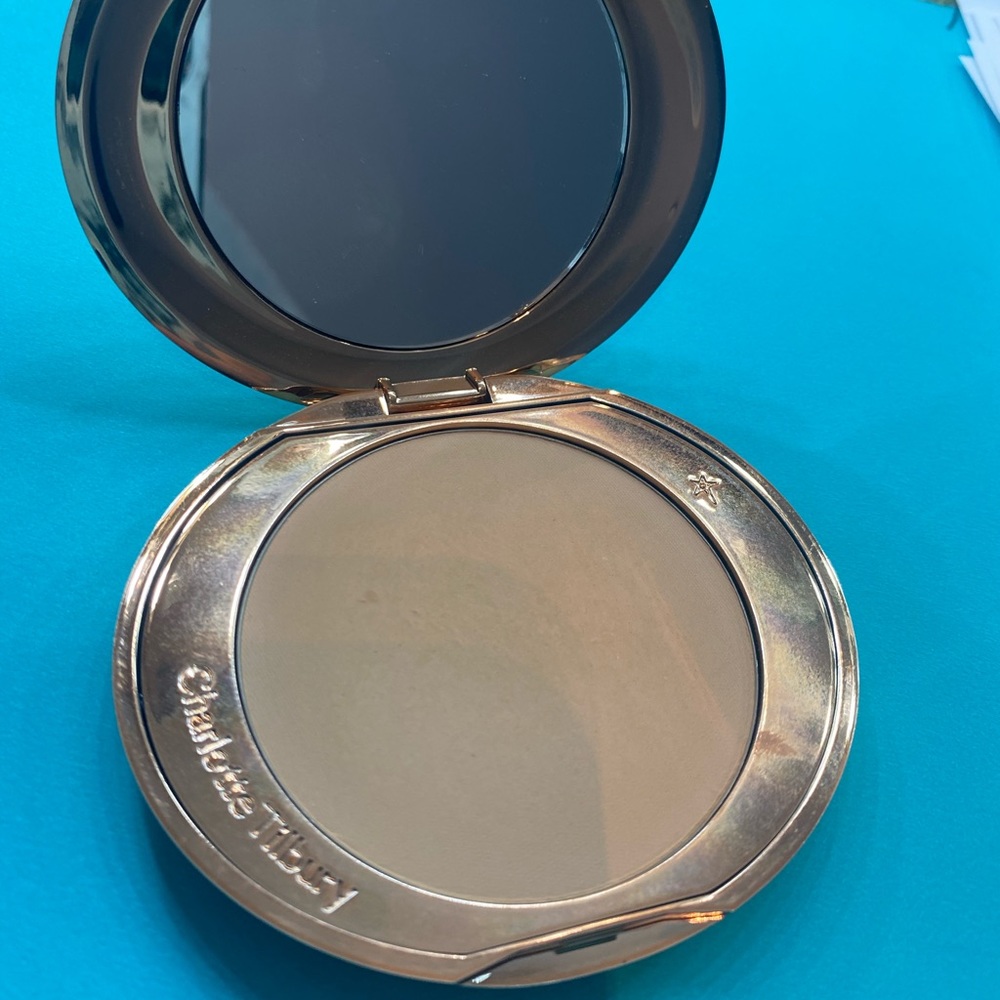 Charlotte tilbury facepowder